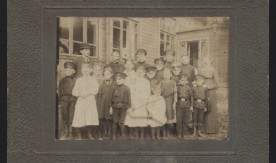 Uczniowie powszechnej szkoły kolejowej w Suwałkach, przed 1914